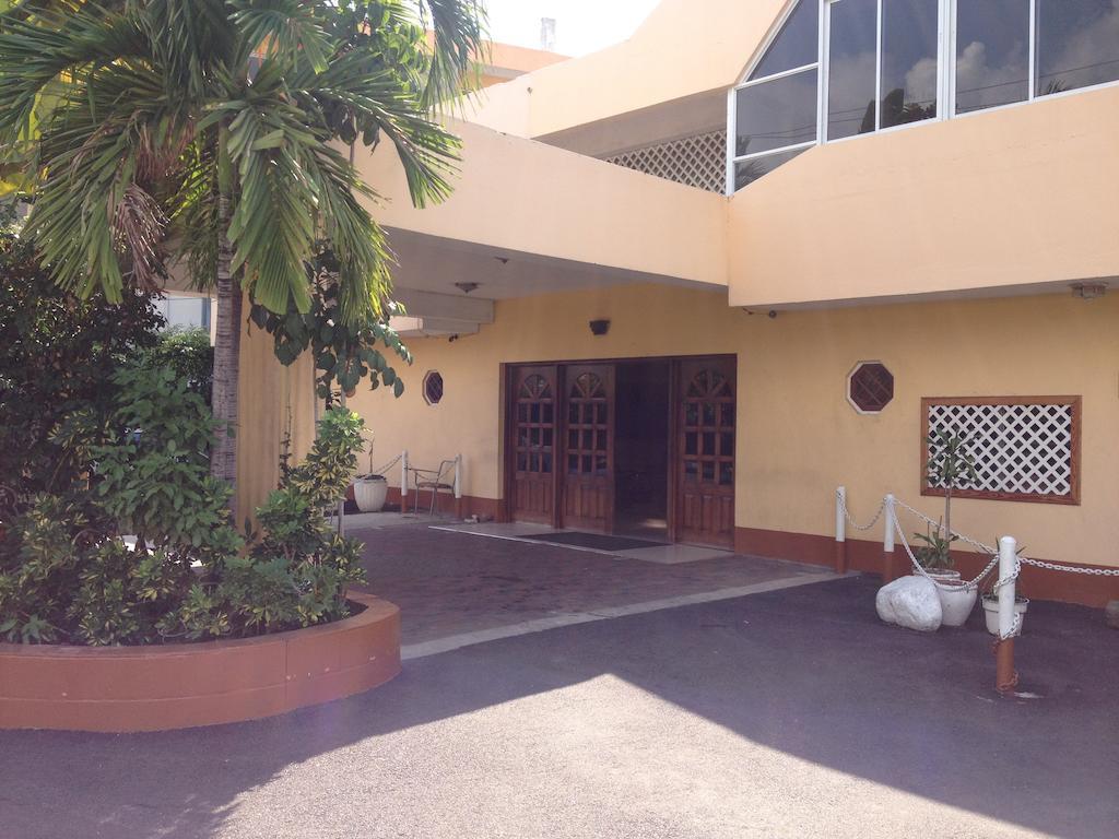 Olympia Crown Hotel Kingston Exterior photo